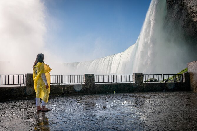 Toronto to Niagara Falls Evening Tour With Boat and Fireworks - Meeting Point