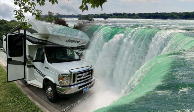 Toronto to Niagara Falls RV-Motorhome Tour - Travel Style and Guidance