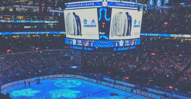 Toronto: Toronto Maple Leafs Game Ticket at Scotiabank Arena - Game Day Experience