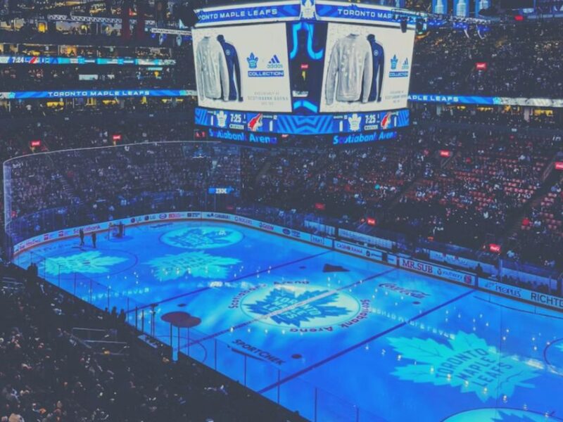 Toronto: Toronto Maple Leafs Game Ticket at Scotiabank Arena - Immersive Game Atmosphere