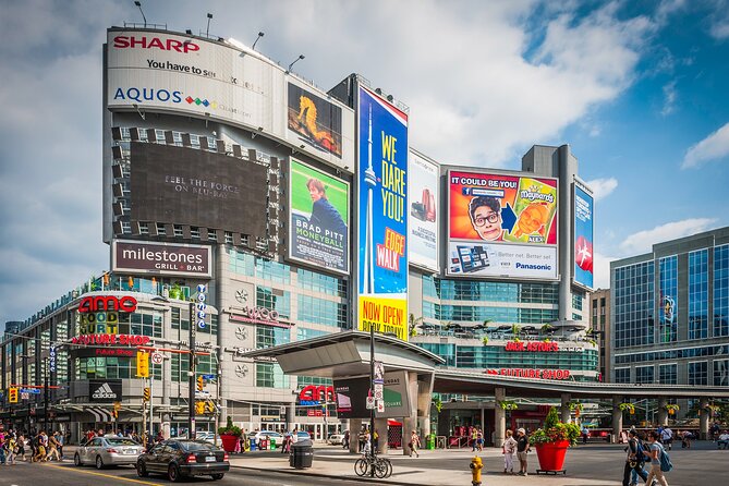 Toronto's Romantic Walk: From Bustling Squares to Serene Parks - Historic St. Lawrence Market