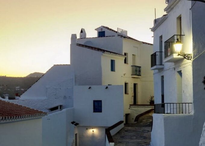 Torremolinos/Benalmadena: Nerja Caves Tour With Frigiliana - Transportation Details