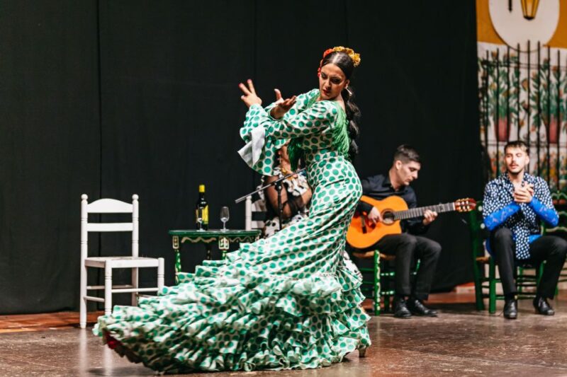 Torremolinos: Flamenco Show With Dinner and Drinks - Dining Experience