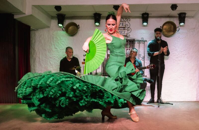 Torremolinos: Flamenco Show With Drinks - Cultural Immersion