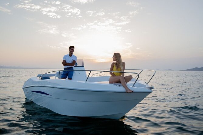Torrevieja: Sunset Onboard Exclusive Boat + Cava - Exploring Torrevieja by Boat