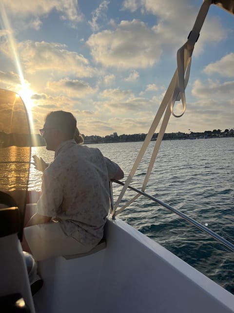 Torrevieja: Sunset Onboard in Exclusive Boat + Cava. - Activities Included