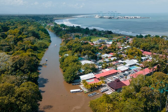 Tortuguero Canals Tour and Puerto Limon Highlights PRIVATE - Fruit Stand Visit