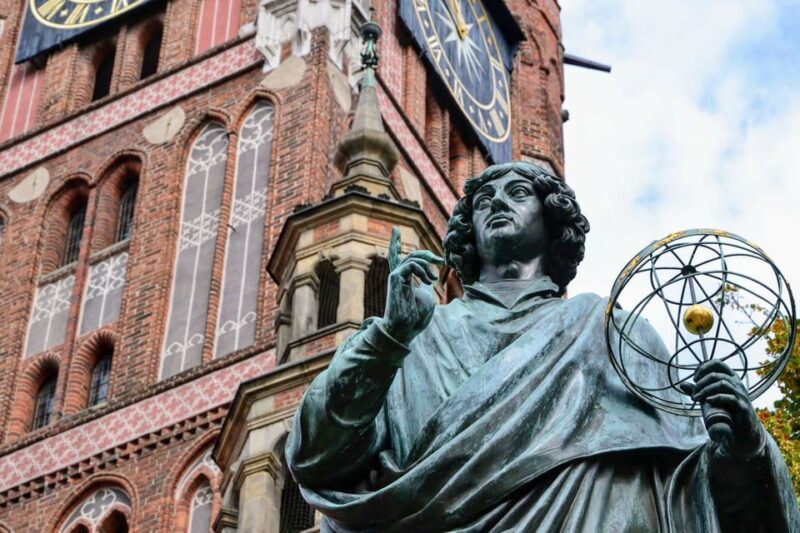 Toruń: Full-Day Tour of the City of Copernicus - Guided Experience
