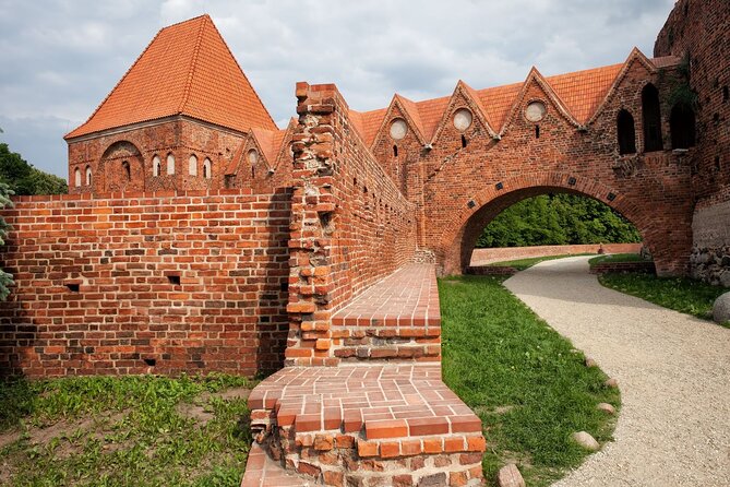 Torun Old Town Highlights Private Walking Tour - Accessibility and Participation