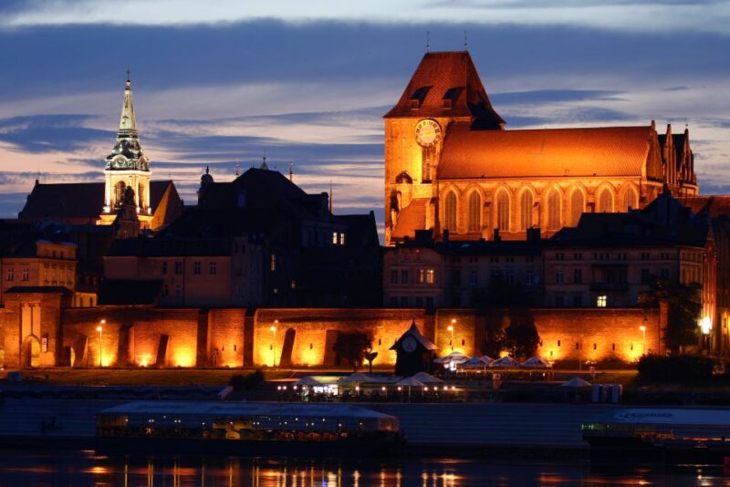 Torun Old Town Highlights Private Walking Tour - Key Points