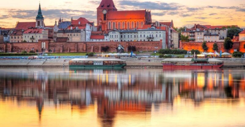 Torun Old Town Highlights Private Walking Tour - Customer Reviews and Feedback
