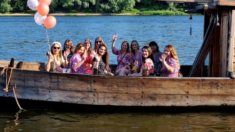 Toruń: Sightseeing Cruises on the Vistula River - Tour Guide Availability