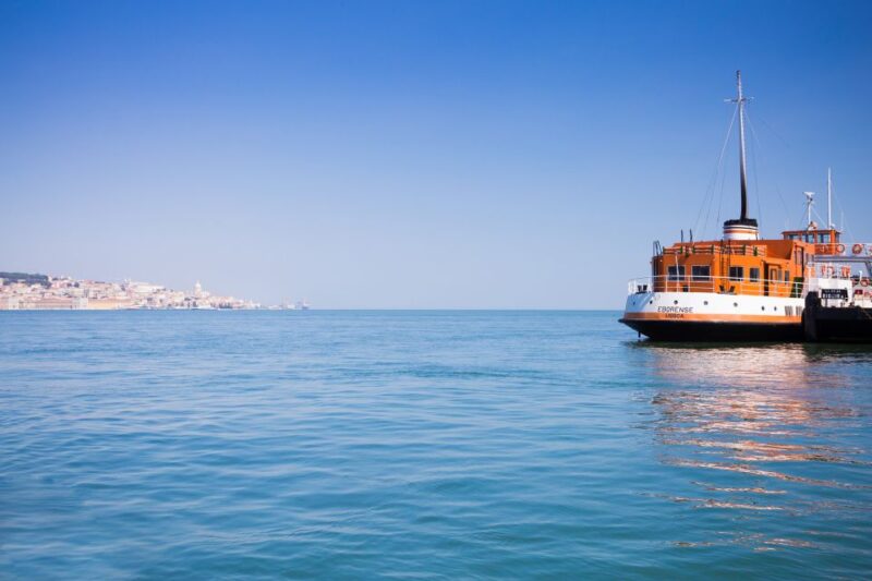 Total Lisbon Experience Walking Tour With Seafood Lunch - Cultural Insights