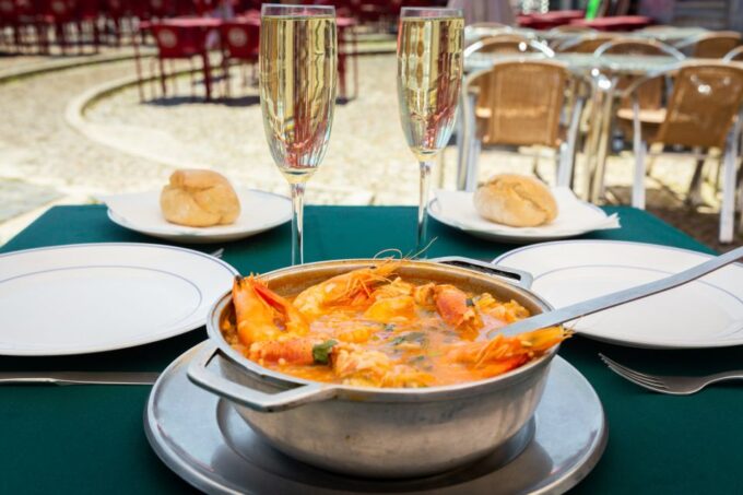 Total Lisbon Experience Walking Tour With Seafood Lunch - Meeting Point