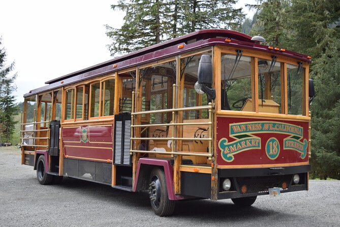 Totems, City & Wildlife by Cable Car Trolley - Tour Details