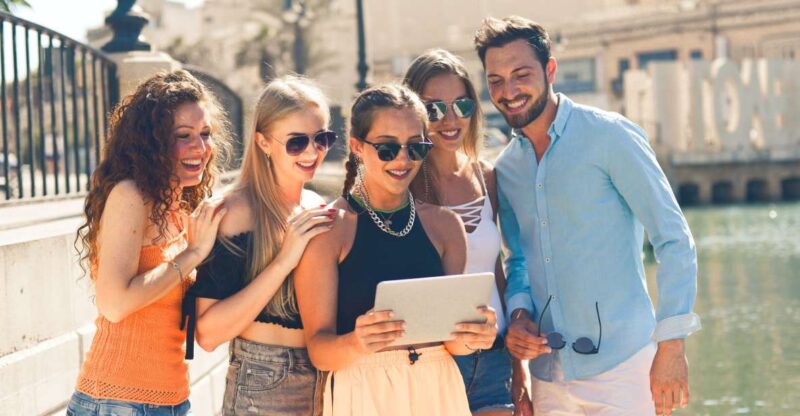 Toulon: Bachelorette Party Outdoor Smartphone Game - Key Points