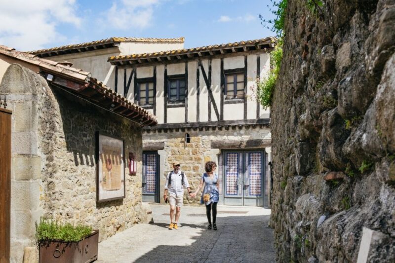 Toulouse: Carcassonne Day Trip by Coach With Comtal Castle - Cité De Carcassonne Highlights