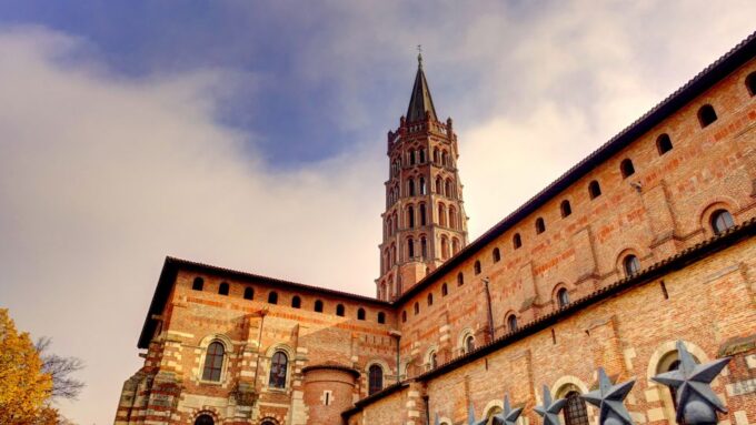 Toulouse: City Exploration Game and Tour - Tour Duration and Distance