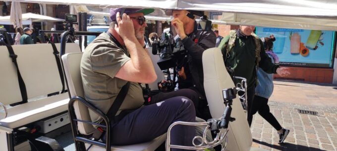 Toulouse: Electric Tuk-Tuk Tour With Photo Stops and Audio - Audio Guide Features