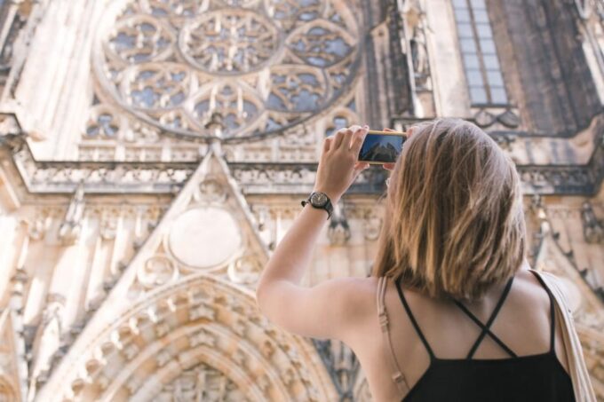 Toulouse: Express Walk With a Local in 60 Minutes - Learning About the Citys History