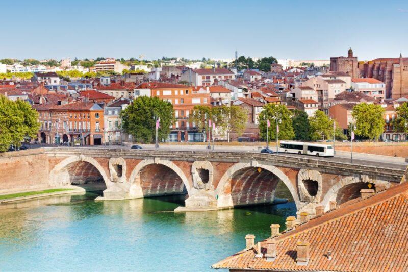 Toulouse: First Discovery Walk and Reading Walking Tour - Picturesque Places and Hidden Gems