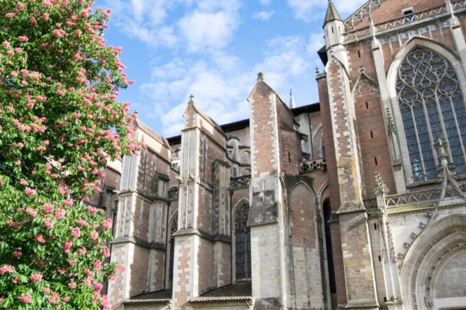 Toulouse: First Discovery Walk and Reading Walking Tour - Legends and Stories of Toulouse