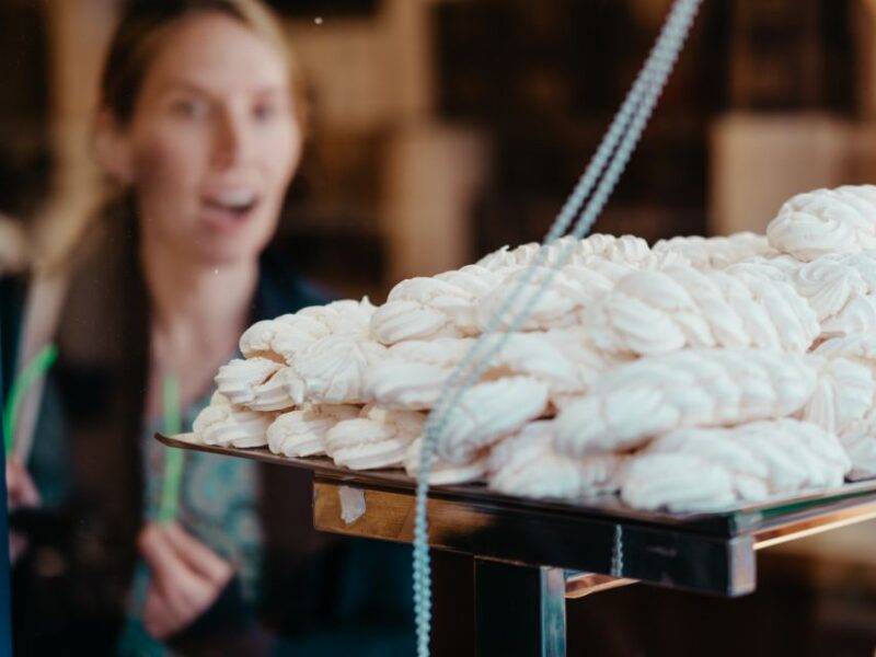 Toulouse: Guided Walking Tour With Gourmet Sweets Tastings - Meeting Point Details