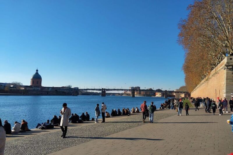 Toulouse Panorama, Electric Bike Ride and Cable Car - Experiencing the Suspended Footbridges