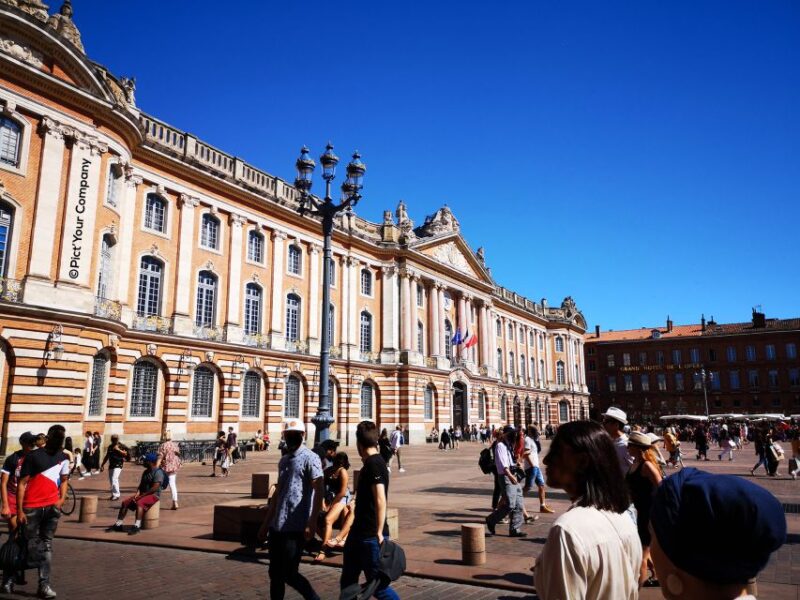 Toulouse: Private Guided Walking Tour - Rue Saint Rome Highlights