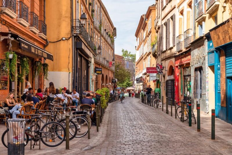 Toulouse Treasures: A Journey Through Time and Beauty - Quai De La Daurade: Riverside Serenity