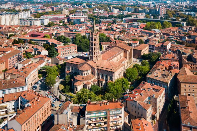 Toulouse Treasures: A Journey Through Time and Beauty - Ideal for History Enthusiasts and Explorers