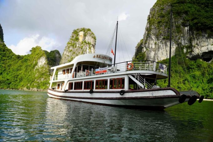 Tour 1 Day Ha Long Bay With Cave, Kayak,Swimming,Kayak,Lunch - Activities and Sightseeing