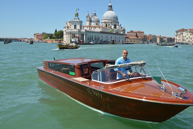 Tour 1 HRS Gran Canal With Luxury Boat - Assistance and Inquiries