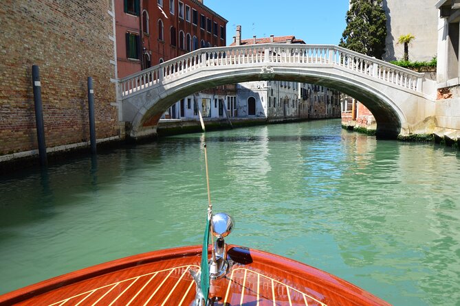 Tour 1 HRS Gran Canal With Luxury Boat - Pricing and Inclusions