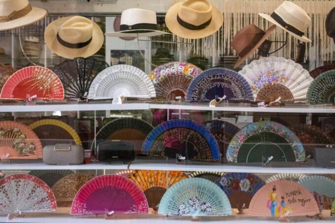 Tour Around the Historic Center of Málaga Near the Market - Traditions, History, and Gastronomy