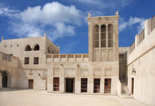 Tour by Local Guide in Bahrain. - Pickup and Meeting Details