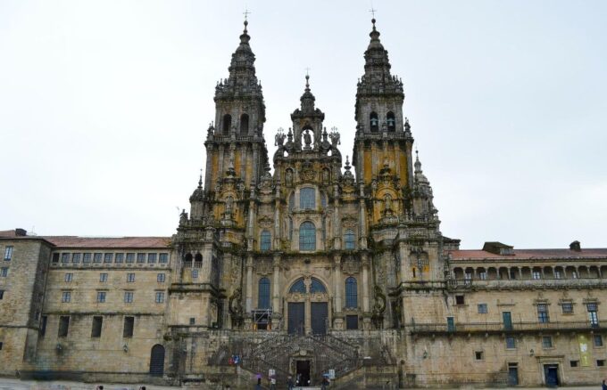 Tour Cathedral of Santiago With Roofs & Portico De La Gloria - Cancellation and Payment Policy