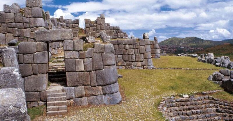 |Tour Cusco, Sacred Valley, Machu Picchu - Bolivia 13 Days| - Included Services