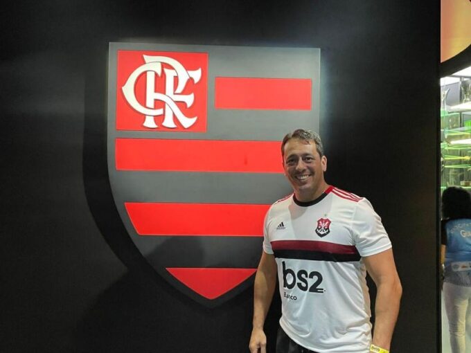 Tour Flamengo Legacy: Journey Through History and Passion - Interactive Exhibits and Displays