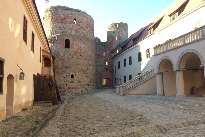Tour From Riga to Vilnius: Bauska Castle, Rundale Palace and the Hill of Crosses - Inclusions and Services