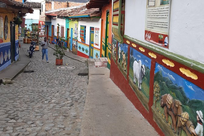 Tour Guatape and Coffee - Meeting and Pickup