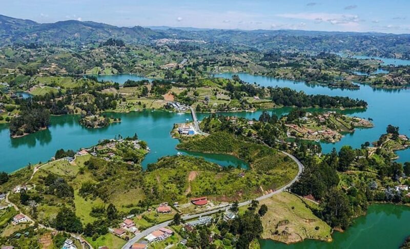 Tour Guatapé - Stone of Peñol With Departure From Medellín - Tour Highlights