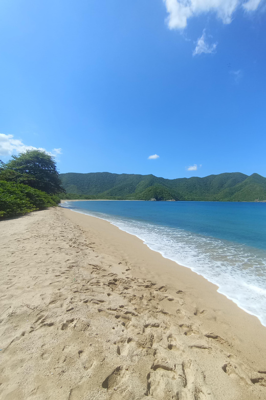 TOUR IN A FAST BOAT TO TAYRONA CRYSTAL BEACH - Itinerary and Transportation