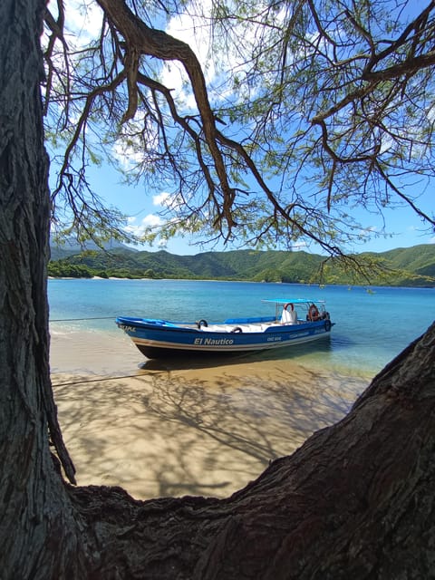 TOUR IN A FAST BOAT TO TAYRONA CRYSTAL BEACH - Highlights and Activities