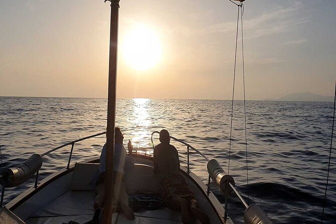 Tour in a Typical Boat of Capri at Sunset (2 Hours) - Customer Reviews and Experiences