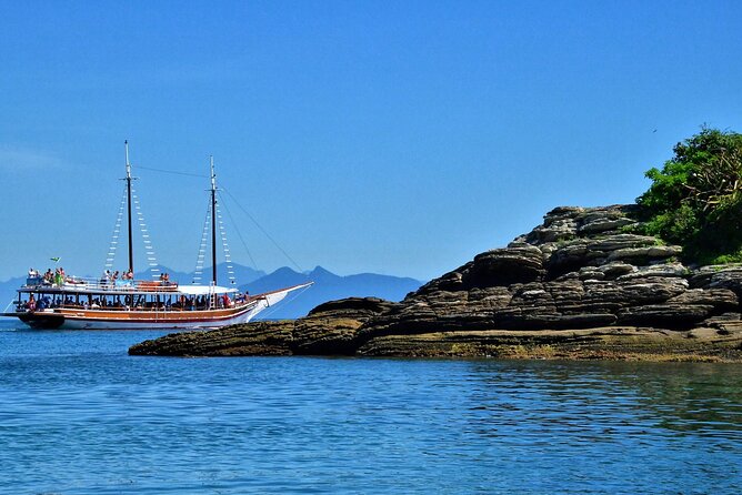 Tour in Buzios: Boat Tour in Buzios - Exploring Praia Da Azeda