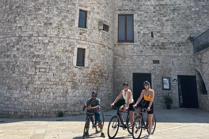 Tour in Polignano a Mare by E-Bike, Schiacciata and Wine - Indulging in Puglias Focaccia Delight