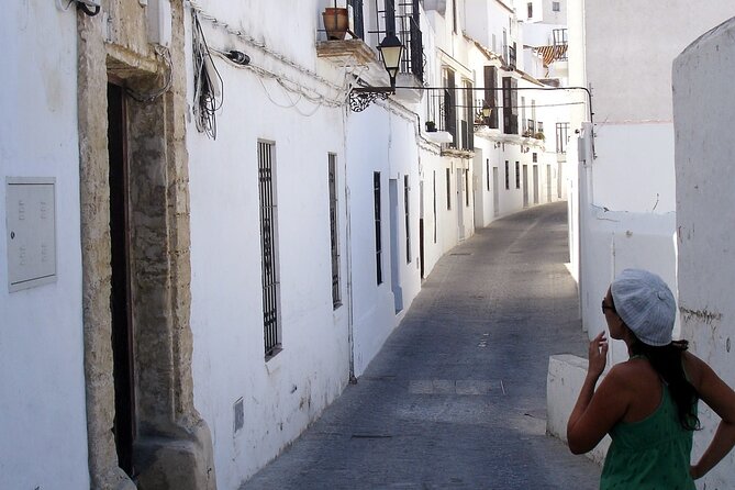 Tour in Vejer: Arab, Jewish and Christian History of Vejer, Cádiz - Exploring Jewish and Christian Legacies
