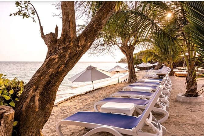 Tour Isla Del Encanto Cartagena - Transportation and Accessibility