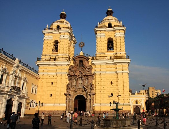 Tour Lima During the Day on a Panoramic Bus + San Francisco Catacombs - Key Points
